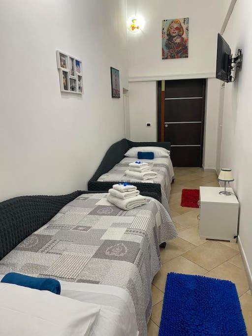 דירות Casa Francy E Carmen Napoli מראה חיצוני תמונה